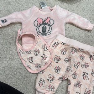 Never Worn 3 Piece Minnie Mouse Set Fleece top, pants and Bib